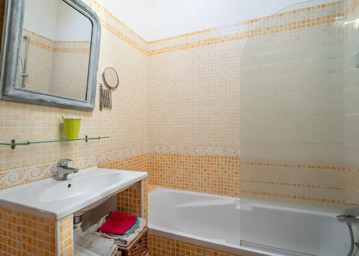 アパート Maison De Village Sérignan