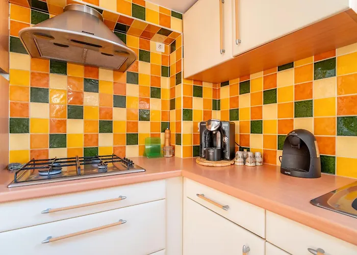 Maison De Village アパート