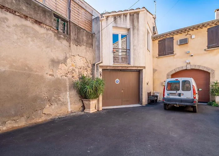 Maison De Village アパート *